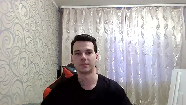 Snapshot of gwinbladee chatting on April 2026 11:07:01 PM gwinbladee online show from April 2026 11:07:01 PM