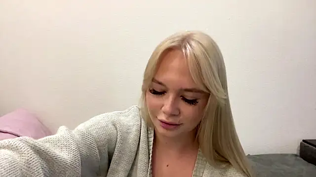 Snapshot of GooLana chatting on April 2026 03:09:01 PM GooLana online show from April 2026 03:09:01 PM