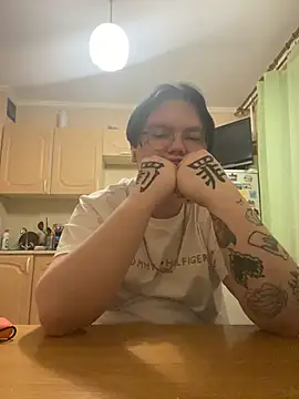 Snapshot of Hannma48 chatting on April 2026 08:39:02 PM Hannma48 online show from April 2026 08:39:02 PM