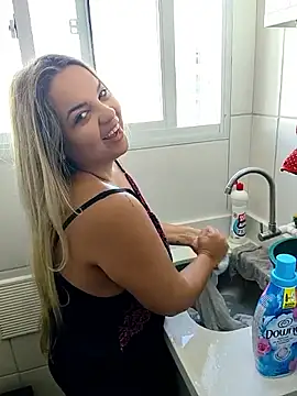 Snapshot of CasadaSafada_oficial chatting on April 2026 03:53:01 PM CasadaSafada oficial online show from April 2026 03:53:01 PM