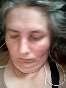 IrisMaris37 online show from May 2026 10:32:02 AM