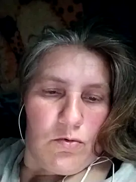 IrisMaris37 online show from May 2026 01:52:02 PM
