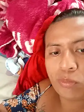 Snapshot of kimlizz12 chatting on April 2026 05:10:02 PM kimlizz12 online show from April 2026 05:10:02 PM