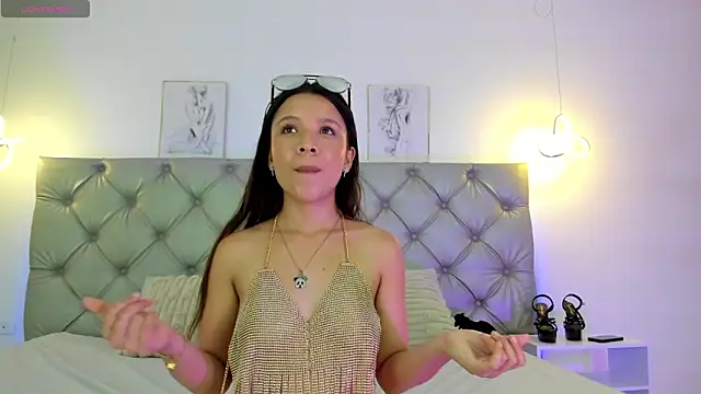 Snapshot of NaomyWilde chatting on April 2026 02:04:01 PM NaomyWilde online show from April 2026 02:04:01 PM