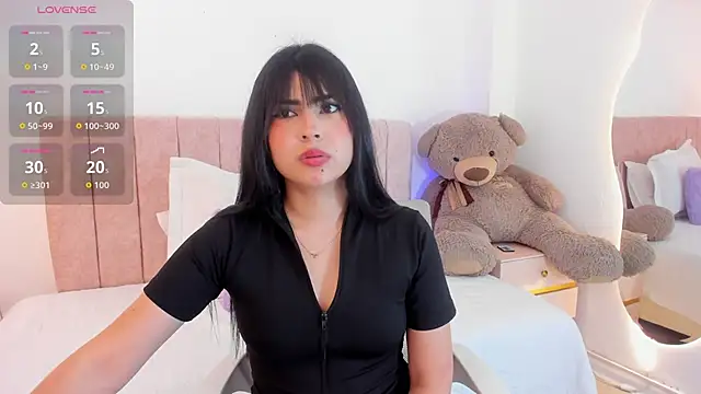 Snapshot of SofiVelvet_ chatting on April 2026 07:44:02 PM SofiVelvet online show from April 2026 07:44:02 PM