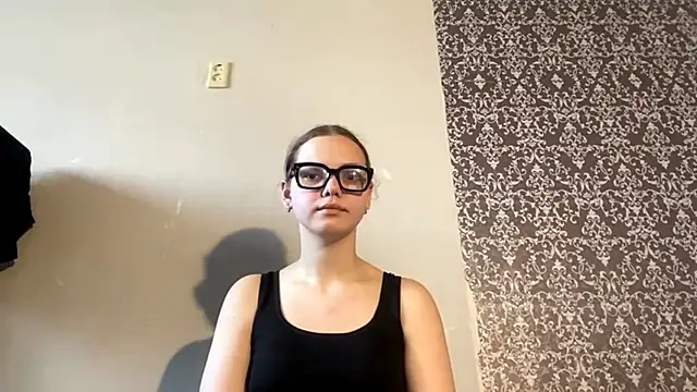 Snapshot of DramaByte chatting on April 2026 01:42:02 PM DramaByte online show from April 2026 01:42:02 PM