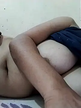 Snapshot of Zi90m chatting on April 2026 04:43:02 AM Zi90m online show from April 2026 04:43:02 AM