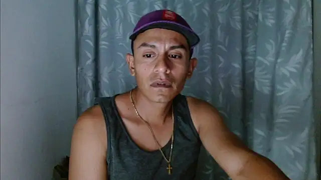 Snapshot of kristianDiaz chatting on April 2026 11:46:02 PM kristianDiaz online show from April 2026 11:46:02 PM