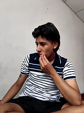 Snapshot of Ericef chatting on May 2026 04:33:01 PM Ericef online show from May 2026 04:33:01 PM
