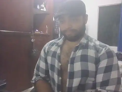 Snapshot of Bearmachin chatting on April 2026 03:43:01 AM Bearmachin online show from April 2026 03:43:01 AM