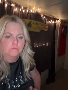 Snapshot of Bruiserboomer2 chatting on May 2026 02:07:01 AM Bruiserboomer2 online show from May 2026 02:07:01 AM
