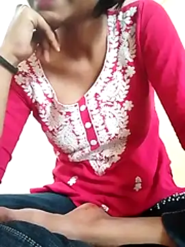 Snapshot of R__Roshani chatting on April 2026 07:35:01 AM R Roshani online show from April 2026 07:35:01 AM