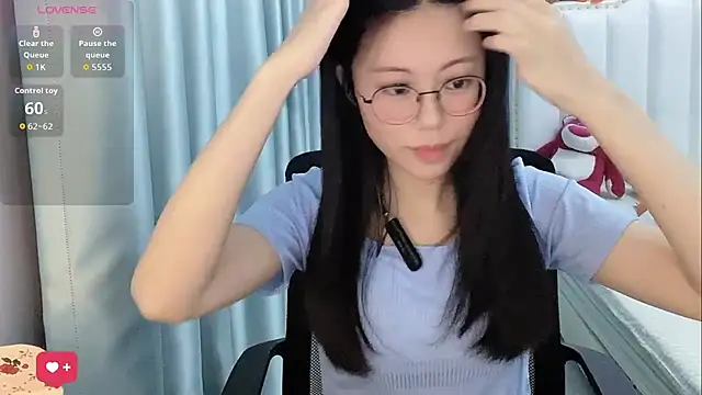 Snapshot of Luna-666 chatting on May 2026 03:31:02 PM Luna-666 online show from May 2026 03:31:02 PM