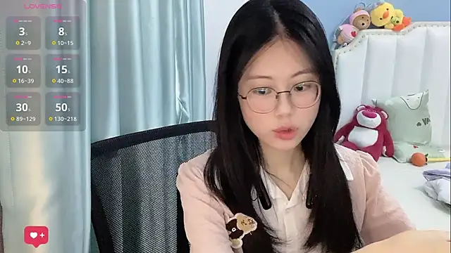 Snapshot of Luna-666 chatting on May 2026 10:07:01 PM Luna-666 online show from May 2026 10:07:01 PM