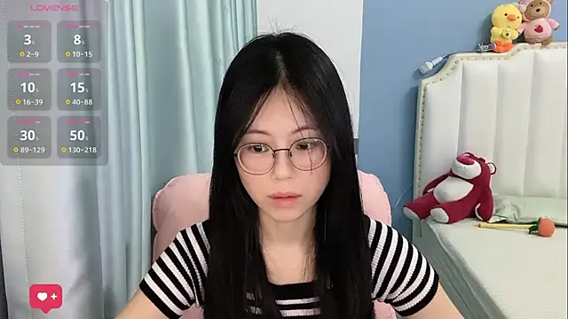 Snapshot of Luna-666 chatting on June 2026 02:50:01 PM Luna-666 online show from June 2026 02:50:01 PM