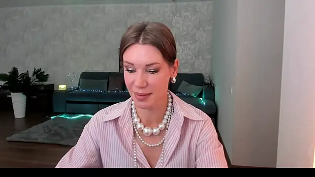 Snapshot of miababemi09 chatting on June 2026 04:19:01 AM miababemi09 online show from June 2026 04:19:01 AM