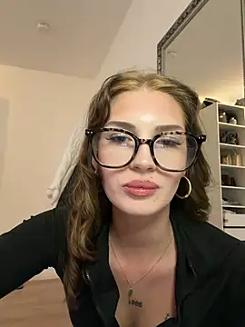 Snapshot of AmaraSpliss chatting on April 2026 05:22:02 PM AmaraSpliss online show from April 2026 05:22:02 PM