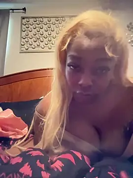 Snapshot of niketechfreak chatting on April 2026 02:59:01 PM niketechfreak online show from April 2026 02:59:01 PM