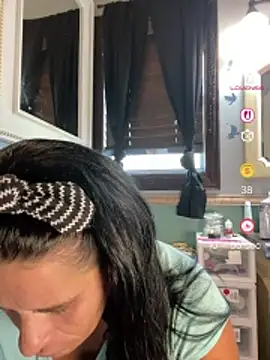 Snapshot of Vanessa_Valentine chatting on July 2026 02:21:01 PM Vanessa Valentine online show from July 2026 02:21:01 PM