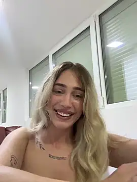 Snapshot of ZenyShy chatting on May 2026 01:56:01 AM ZenyShy online show from May 2026 01:56:01 AM