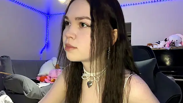 Snapshot of Esmi12345 chatting on April 2026 02:04:01 PM Esmi12345 online show from April 2026 02:04:01 PM