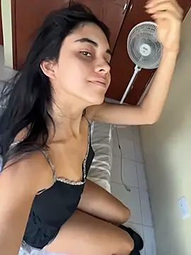 Snapshot of mia_moonna chatting on June 2026 12:25:01 PM mia moonna online show from June 2026 12:25:01 PM