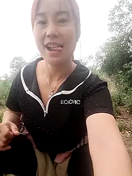 Snapshot of Lunababy3 chatting on April 2026 02:31:01 AM Lunababy3 online show from April 2026 02:31:01 AM