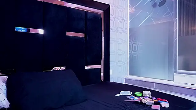 Snapshot of MarianaGiraldo chatting on April 2026 12:00:01 PM MarianaGiraldo online show from April 2026 12:00:01 PM