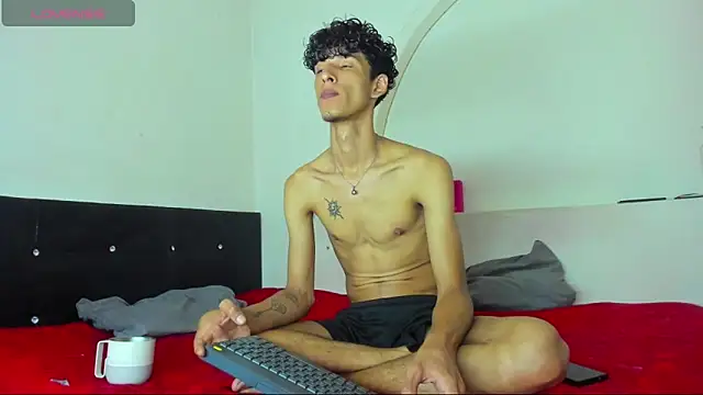 Snapshot of liammendoza98 chatting on April 2026 12:03:01 PM liammendoza98 online show from April 2026 12:03:01 PM