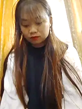 Snapshot of -Dolly-02 chatting on April 2026 04:43:02 AM -Dolly-02 online show from April 2026 04:43:02 AM