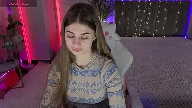 Snapshot of Dayana_Mood chatting on April 2026 06:50:01 AM Dayana Mood online show from April 2026 06:50:01 AM