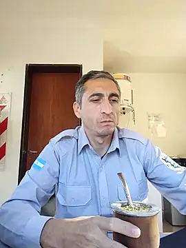 Snapshot of Alejandro83bsf chatting on May 2026 02:11:01 PM Alejandro83bsf online show from May 2026 02:11:01 PM
