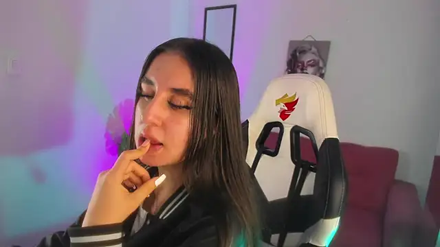 Snapshot of alison_mars chatting on April 2026 12:54:01 PM alison mars online show from April 2026 12:54:01 PM