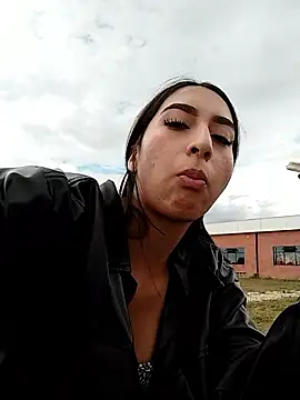 Snapshot of Sexy_sarita_outdoors chatting on April 2026 08:40:02 PM Sexy sarita outdoors online show from April 2026 08:40:02 PM