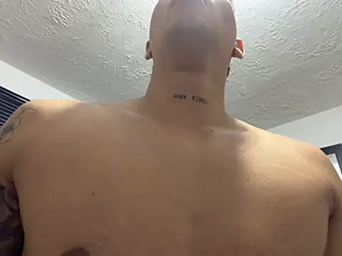 Snapshot of SexxxySquirterStev777 chatting on April 2026 01:05:02 PM SexxxySquirterStev777 online show from April 2026 01:05:02 PM
