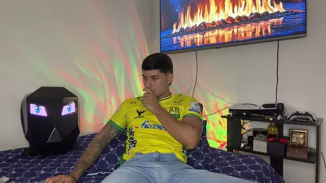 Snapshot of SexxxySquirterStev777 chatting on May 2026 12:35:02 PM SexxxySquirterStev777 online show from May 2026 12:35:02 PM
