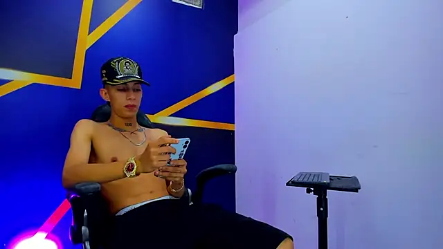 Snapshot of Timmy_Turner333 chatting on April 2026 06:28:01 PM Timmy Turner333 online show from April 2026 06:28:01 PM