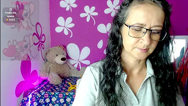 Snapshot of aura_latinax chatting on April 2026 11:48:01 AM aura latinax online show from April 2026 11:48:01 AM