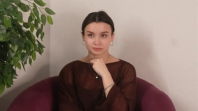 Snapshot of CoralMccarron chatting on April 2026 10:19:01 AM CoralMccarron online show from April 2026 10:19:01 AM