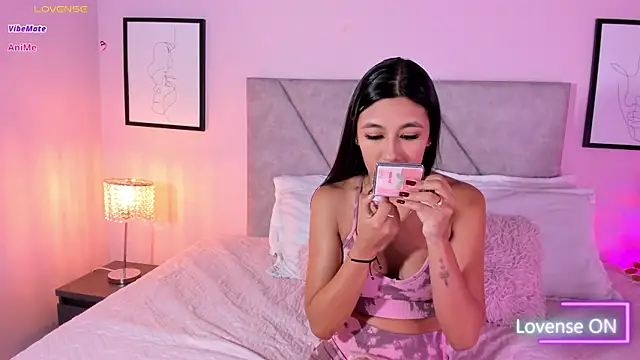 Emiilyh  online show from June 2026 08:20:02 PM