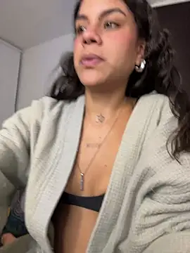 Snapshot of MiauwX_X chatting on April 2026 02:10:01 AM MiauwX X online show from April 2026 02:10:01 AM