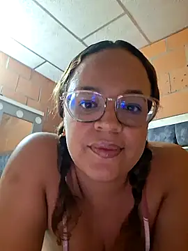 Snapshot of AgathaFerrer chatting on April 2026 01:15:01 PM AgathaFerrer online show from April 2026 01:15:01 PM