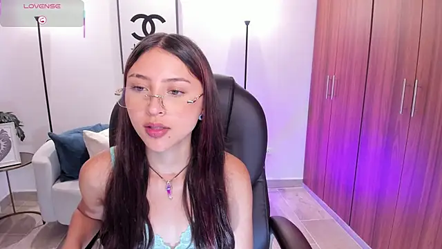 Nikky sweett  online show from May 2026 08:48:02 PM