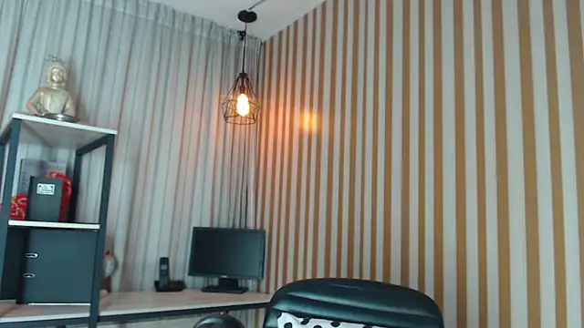 Snapshot of Iris_Foster_ chatting on April 2026 11:21:01 PM Iris Foster online show from April 2026 11:21:01 PM