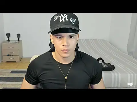 Snapshot of sant_wahlberg chatting on May 2026 10:26:01 PM sant wahlberg online show from May 2026 10:26:01 PM