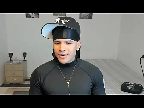 Snapshot of sant_wahlberg chatting on May 2026 11:12:01 PM sant wahlberg online show from May 2026 11:12:01 PM