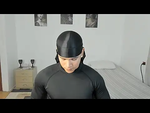 Snapshot of sant_wahlberg chatting on May 2026 10:48:01 PM sant wahlberg online show from May 2026 10:48:01 PM