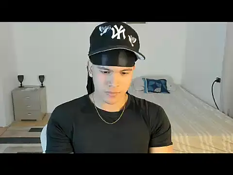 Snapshot of sant_wahlberg chatting on June 2026 11:51:02 PM sant wahlberg online show from June 2026 11:51:02 PM