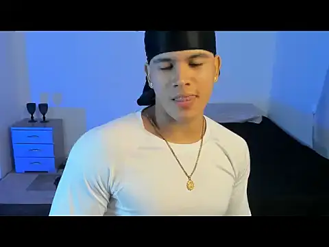 Snapshot of sant_wahlberg chatting on June 2026 02:24:02 AM sant wahlberg online show from June 2026 02:24:02 AM