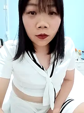 Snapshot of Linda_98 chatting on April 2026 01:05:02 PM Linda 98 online show from April 2026 01:05:02 PM